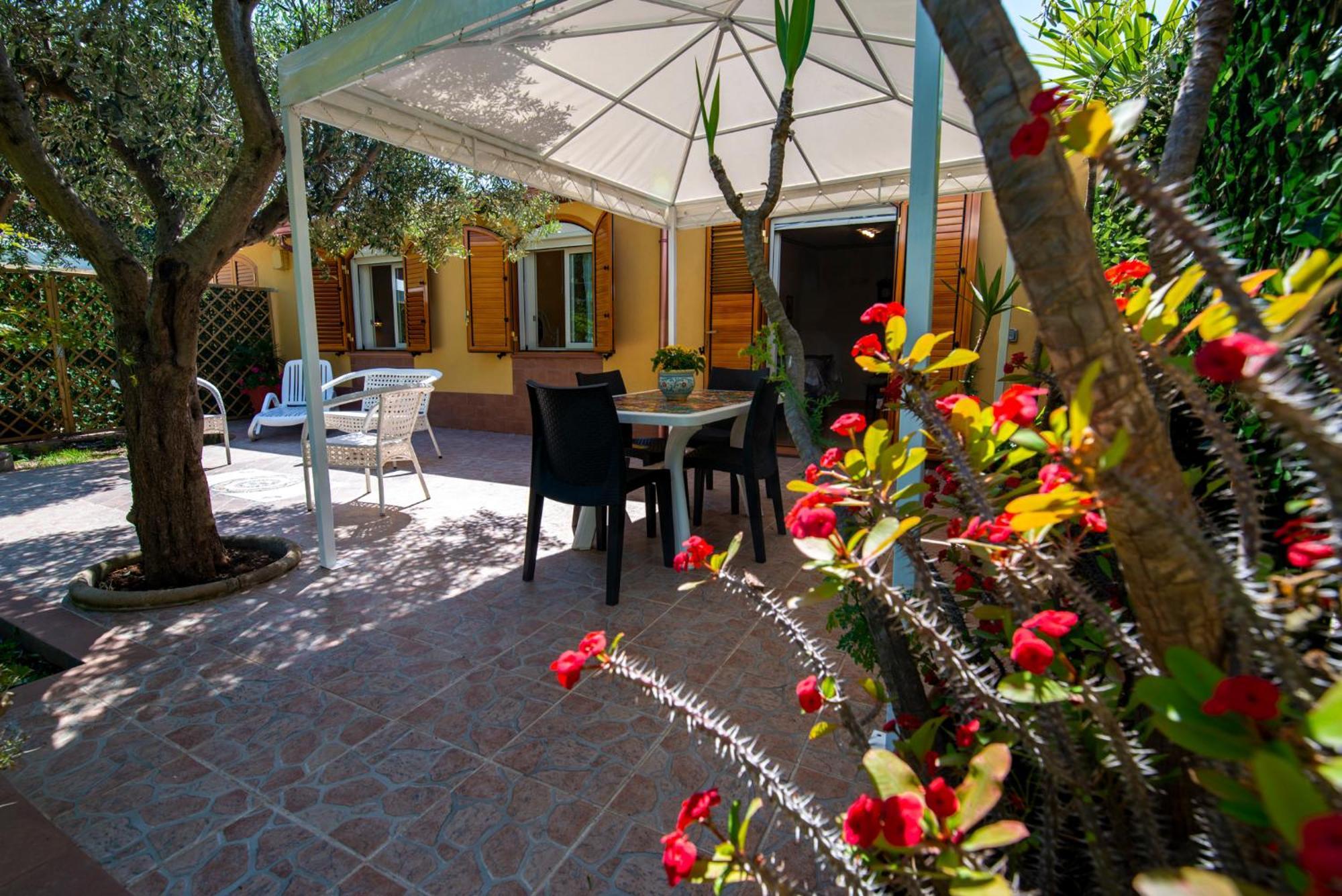 Villa Del Papiro Charme Apartments Avola Bagian luar foto