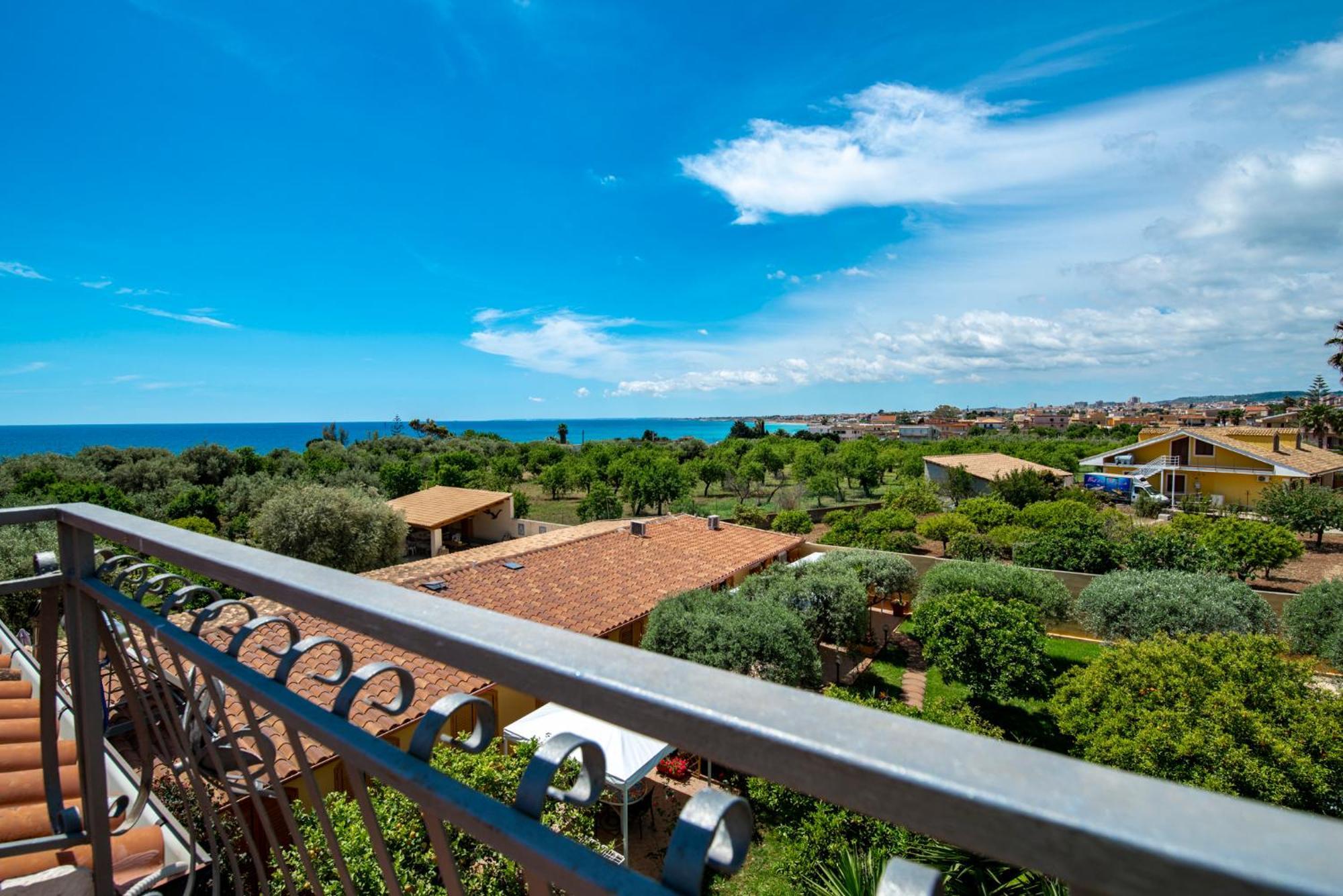 Villa Del Papiro Charme Apartments Avola Bagian luar foto